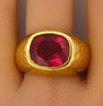 GIA Certified 7.90 CT Rubellite Tourmaline Vintage 18K Yellow Gold Hammered Ring