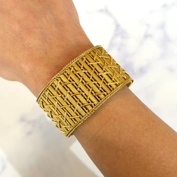 French Antique Art Nouveau 1880s Woven Wide Cuff Bracelet 18K Yellow Gold 7.5 Inches Long
