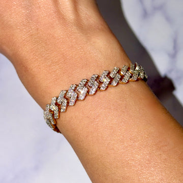 Contemporary Natural Diamond 4 CT Cuban Link Iced Out Bracelet 7.5 Inches 14K Yellow Gold