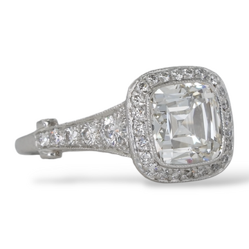 TIFFANY AND CO Diamond Engagement Legacy Ring 2.19 CT Cushion Brilliant Cut Platinum Certified I VVS1 Ring