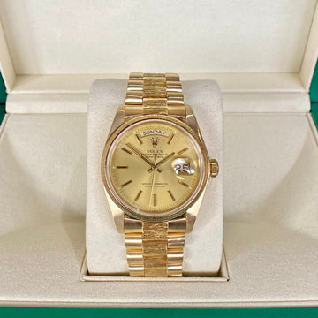 Rolex Day-Date 36 President Bark Finish No Sag Champagne Dial 18K Yellow Gold Single Quick Ref. 18078 1983