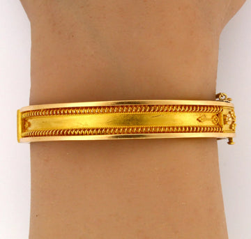 Estate Neo Classic Antique Circa 1870 18K Yellow Gold Victorian Bangle Bracelet 