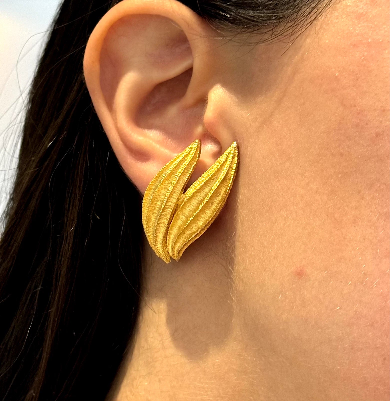 Estate Italian Textured Leaf Shaped Floral 18K Yellow Gold Earrings 