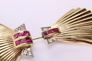 13k Rose Gold Natural Ruby Diamond Sea Shell Retro Jabot Pin Broach 1940s